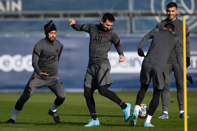 犹豫！张镇麟10中2仅得4分 正负值-13全队最低